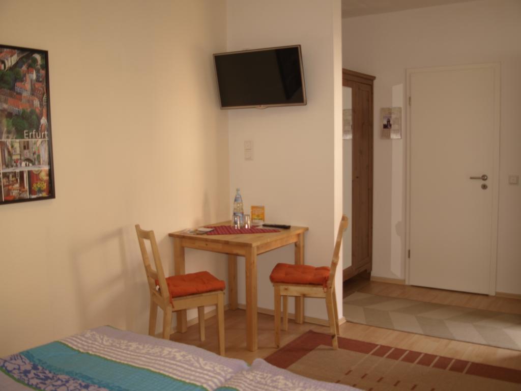 Gaestehaus In Der Gotthardtstrasse Erfurt Luaran gambar