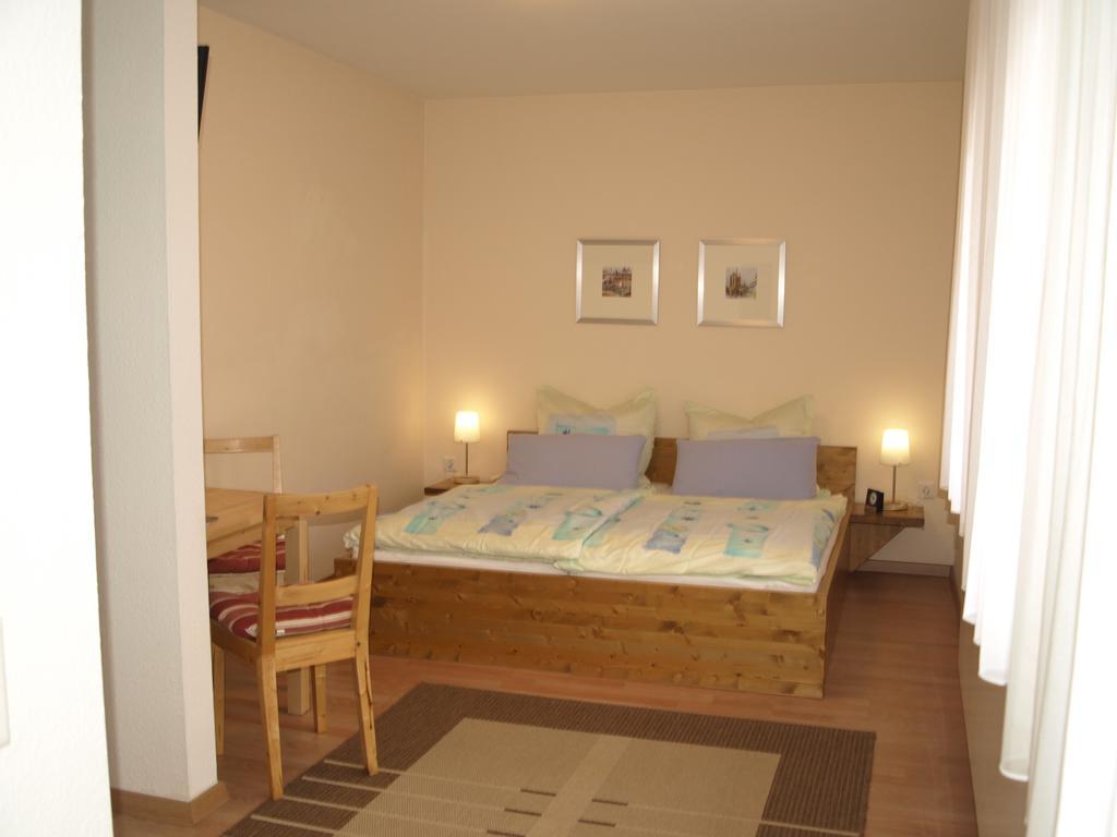Gaestehaus In Der Gotthardtstrasse Erfurt Bilik gambar