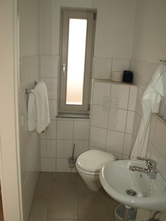 Gaestehaus In Der Gotthardtstrasse Erfurt Bilik gambar